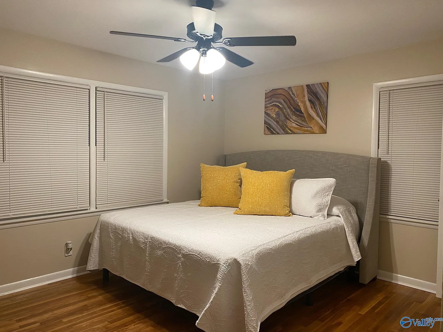 3 bed, 1.5 bath, 1472 sqft, $3,000 — Photo 3