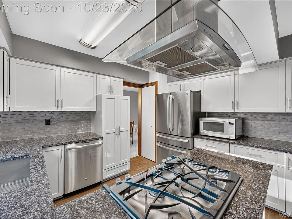 41 Hurondale Dr, photo 13