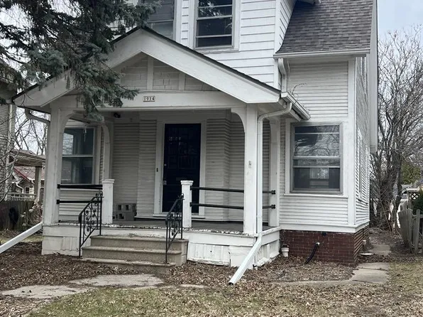1914 East Edgewood AVENUE, Shorewood, WI 53211