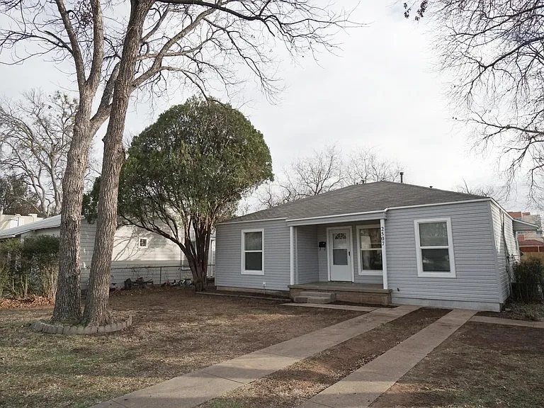 2507 Fain St — Photo 2