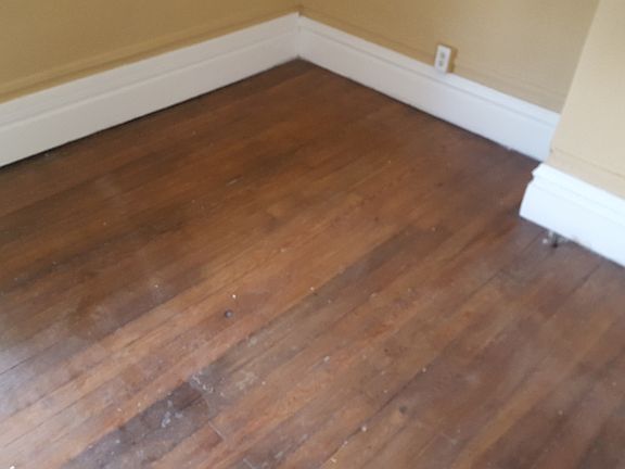 2nd image of 418 E 15th Ave