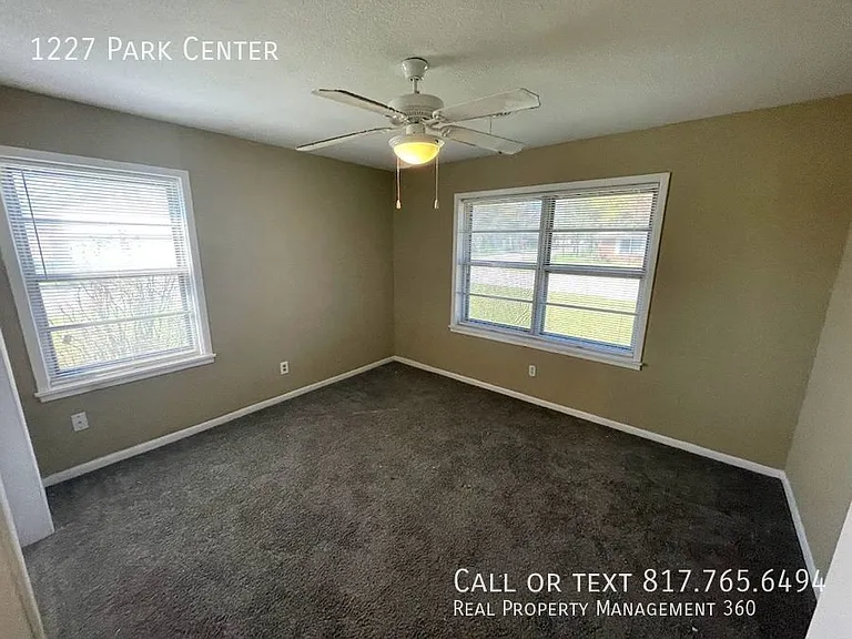 1227 Park Ctr — Photo 7