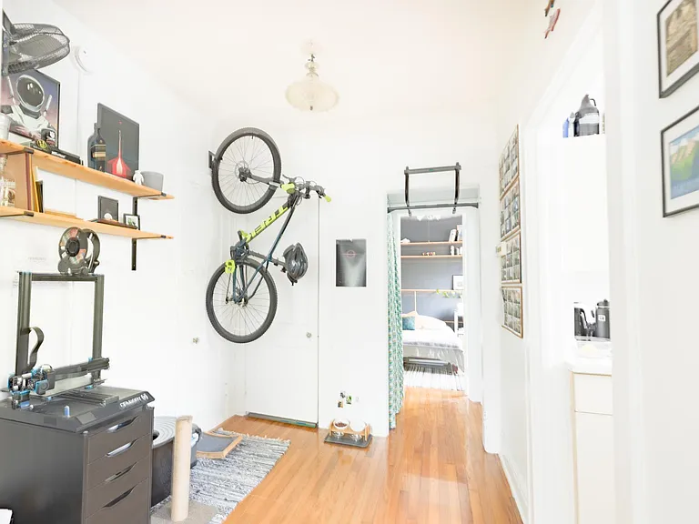 320 Mendoza Ave #3 — Photo 3