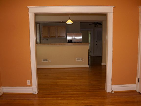 3rd image of 1527 McCausland Ave