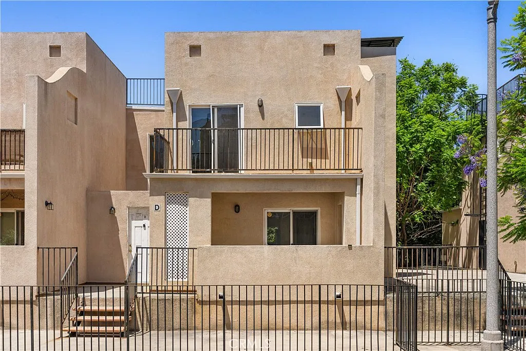 3 bed, 1650 sqft, $3,650 — Photo 1