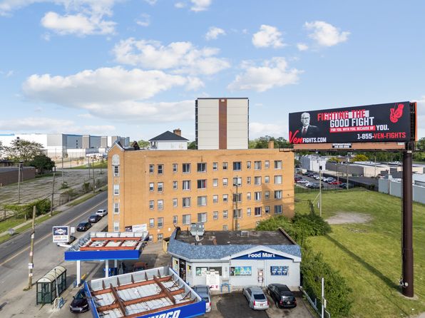 1291 W State Fair APT 105