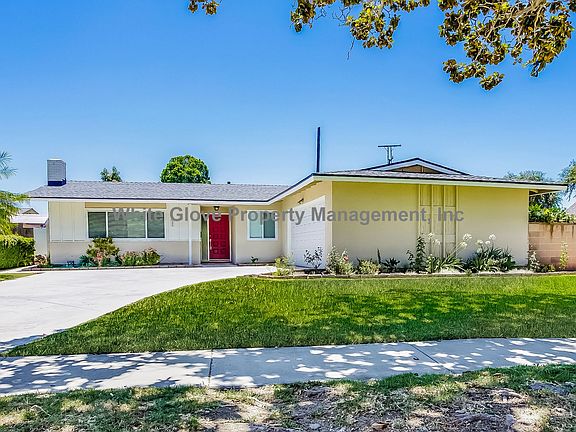2nd image of 1006 E Brookdale Pl