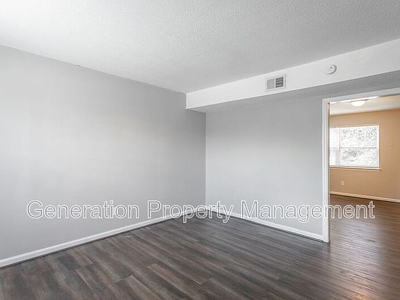 2nd image of 44 Saint Victors Ln