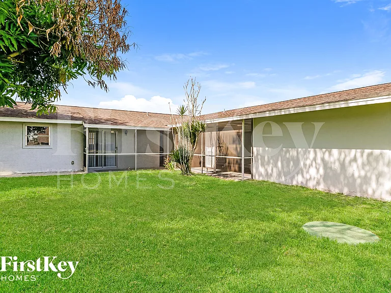 687 SW Heather St — Photo 18