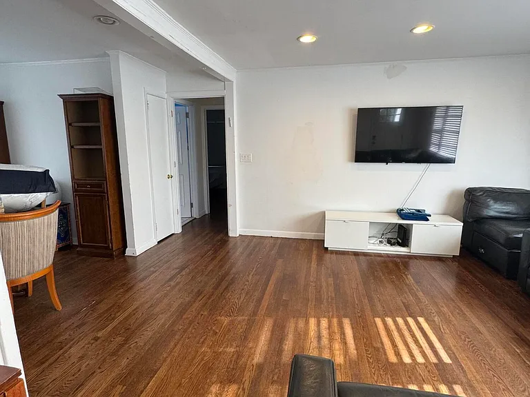 259 Garfield Ave — Photo 3