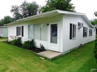 2160 Green Meadow Ln, Huntington, IN 46750