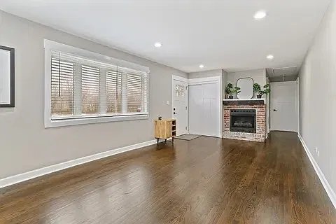 2 bed, 1220 sqft, $3,000 — Photo 3