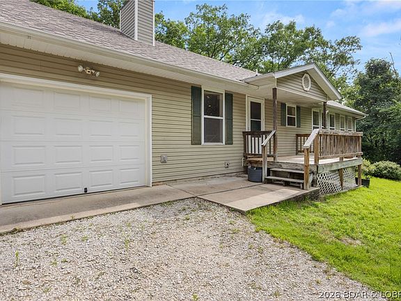 3rd image of 122 Hicks Dr