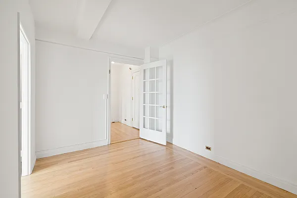 Rented by Compass | media 13