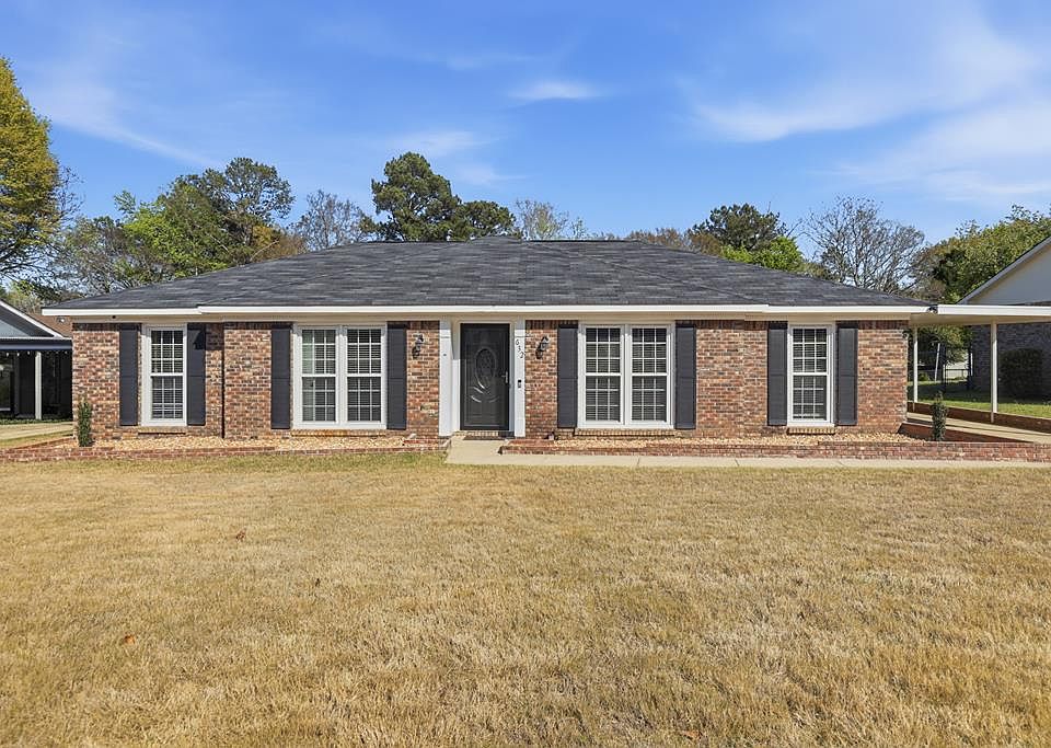 1st image of 632 Georgia Dr