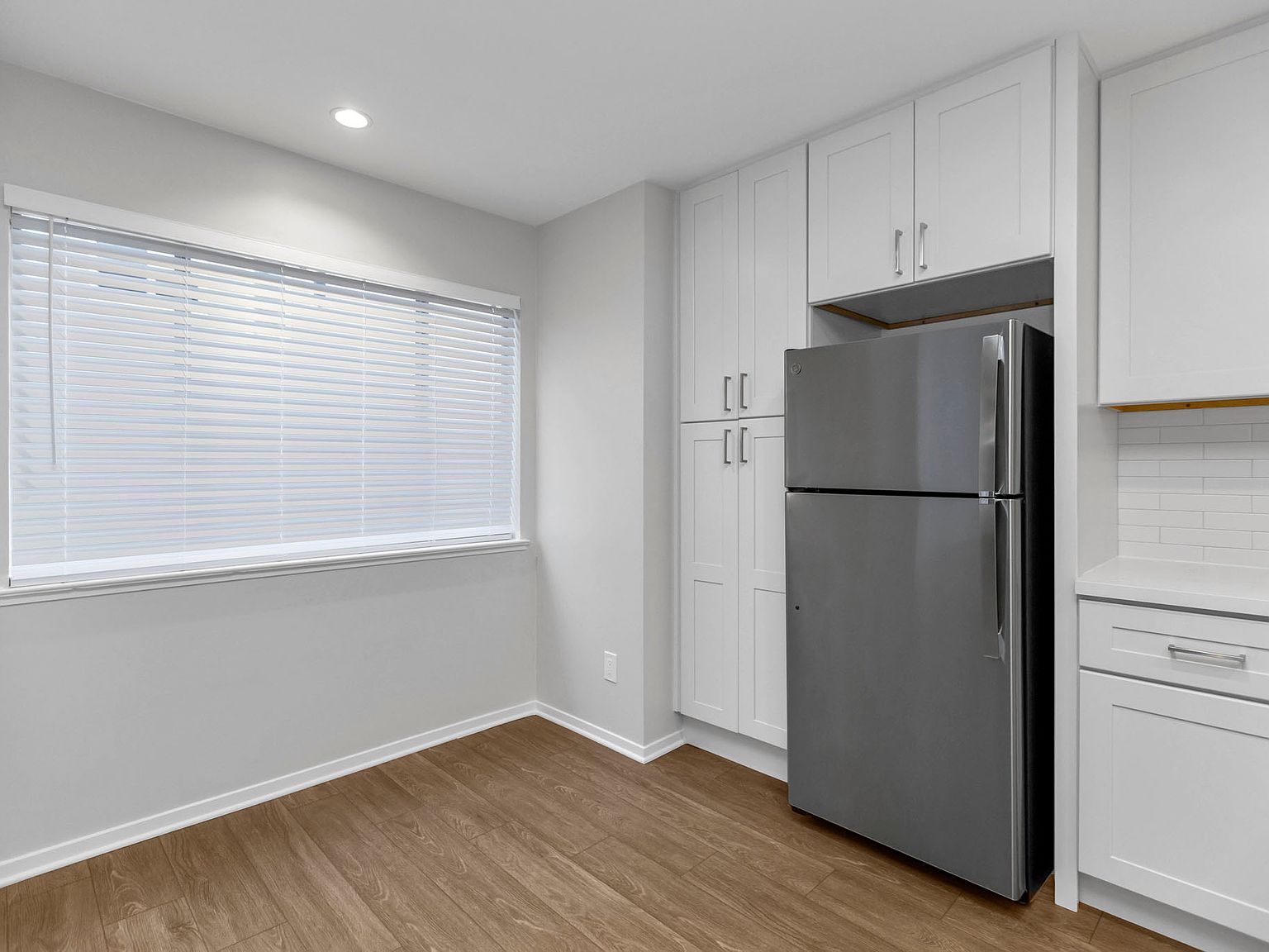 1599 Green St Unit 204 - Main Image