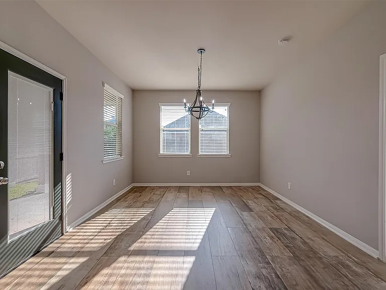8306 Hampton Bay Dr — Photo 4
