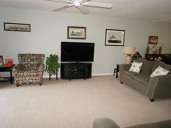 5th image of 601 Shreve St Unit 54-B