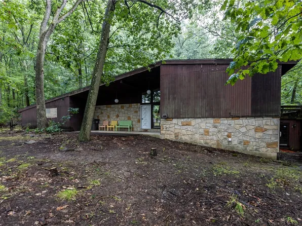 252 Hartzell Rd, Zelienople, PA 16063