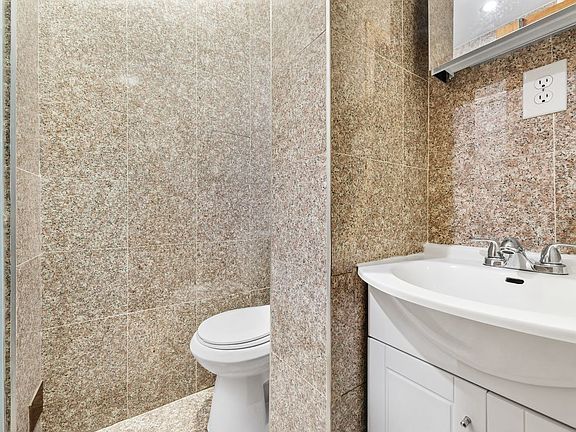 5th image of 530 E 13th St #3AS