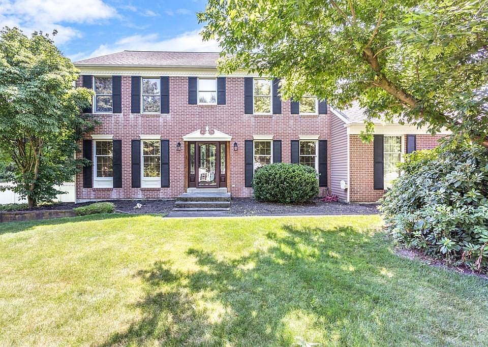 1st image of 3 Noanet Brook Ln