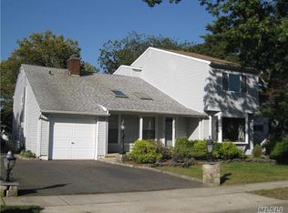 1055 Ruth Pl, Bellmore, NY 11710