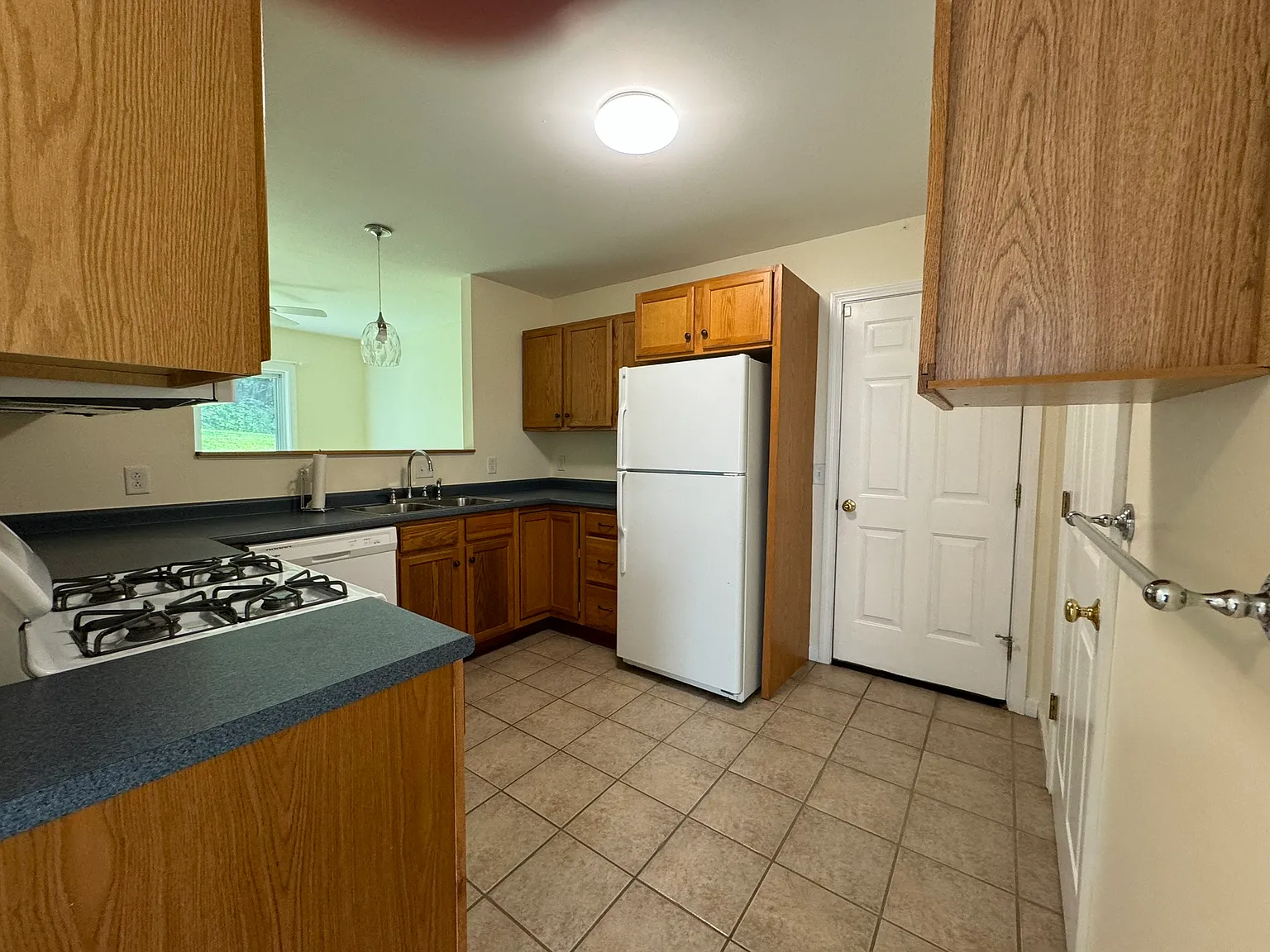 3 bed, 2.5 bath, 1543 sqft, $2,800 — Photo 3