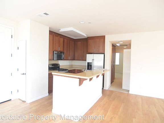 3rd image of 30727 Union City Blvd