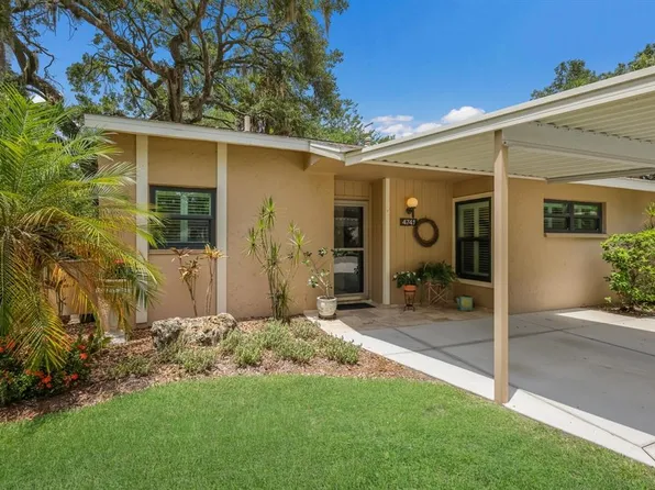 4741 Village Gardens Dr, Sarasota, FL 34234