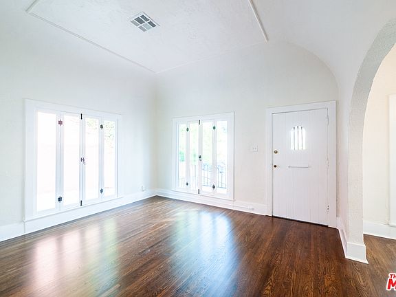 5th image of 931 N Wetherly Dr