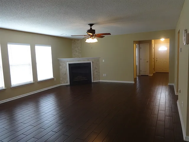 345 Briarbend Rd — Photo 6