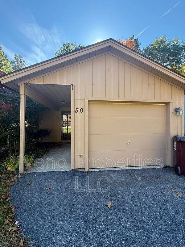 2 bed, 2.0 bath, 1000 sqft, $2,000 — Photo 1