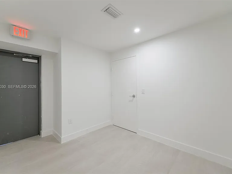 700 NE 24th St #5107 — Photo 8