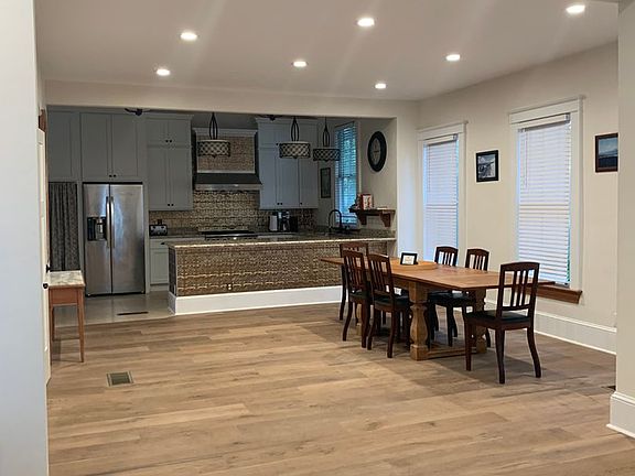 4th image of 1004-1006 SW 1st Ave
