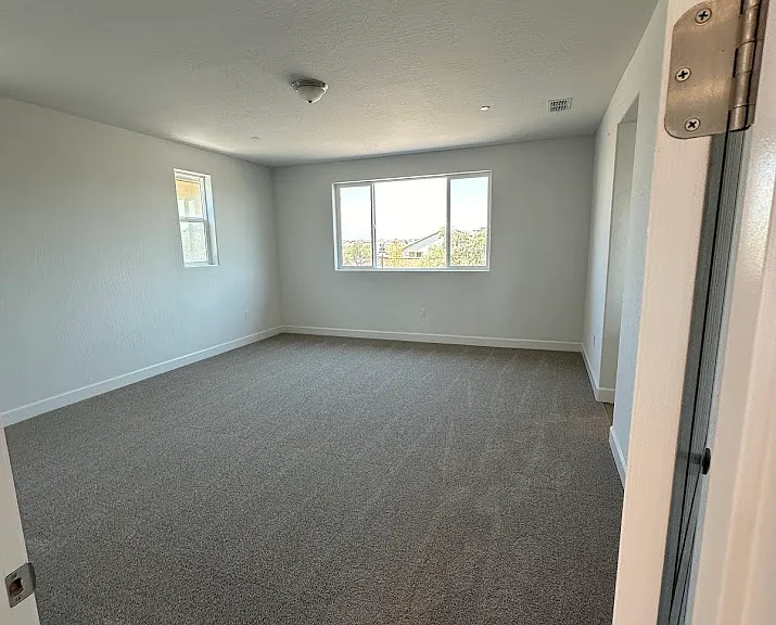 311 S Peters Rd — Photo 17