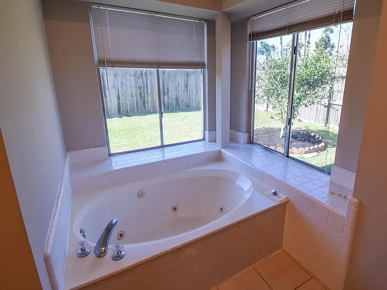 1326 Grand Falls Dr — Photo 9