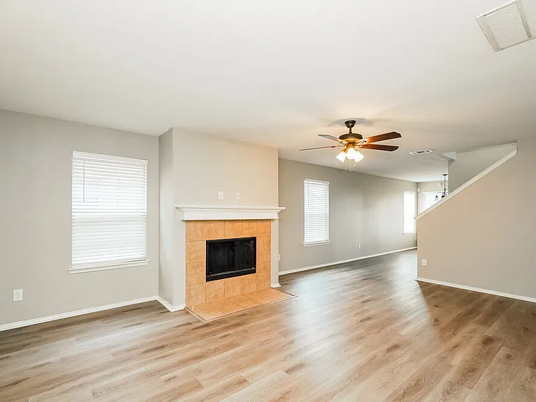 5828 Ridge Lake Dr — Photo 4