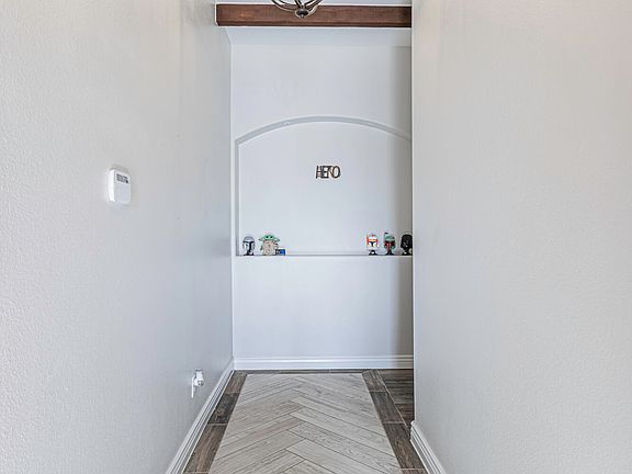 5th image of 12937 Clevedon St