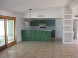 4th image of 2320 E Lincoln Dr