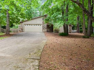 425 Creekside Ct, Roswell, GA 30076