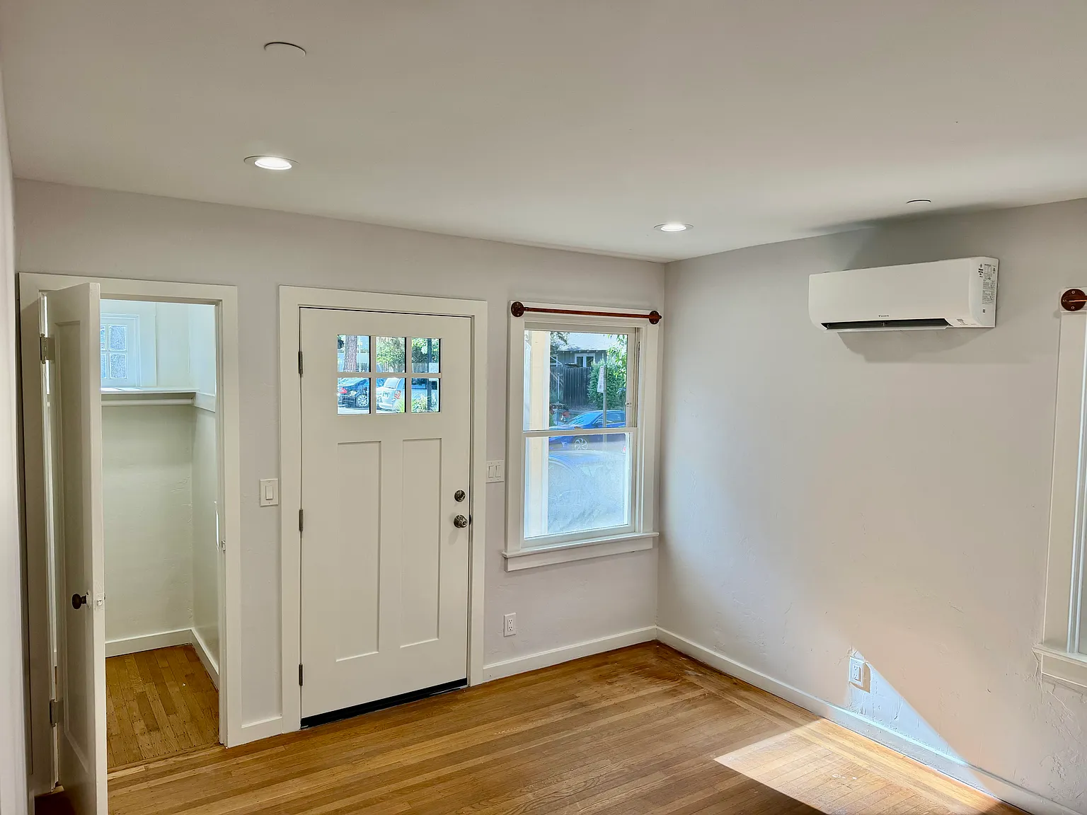 1 bed, 820 sqft, $2,000 — Photo 2