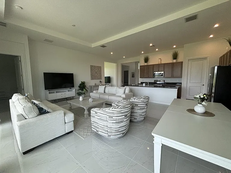 10231 SW Latium Way — Photo 13