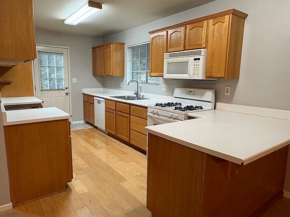 5th image of 502 Old Mill Rd