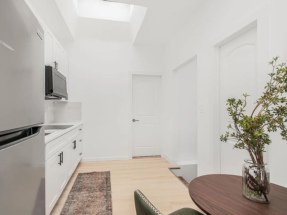 1st image of 507 Weiher Ct #2