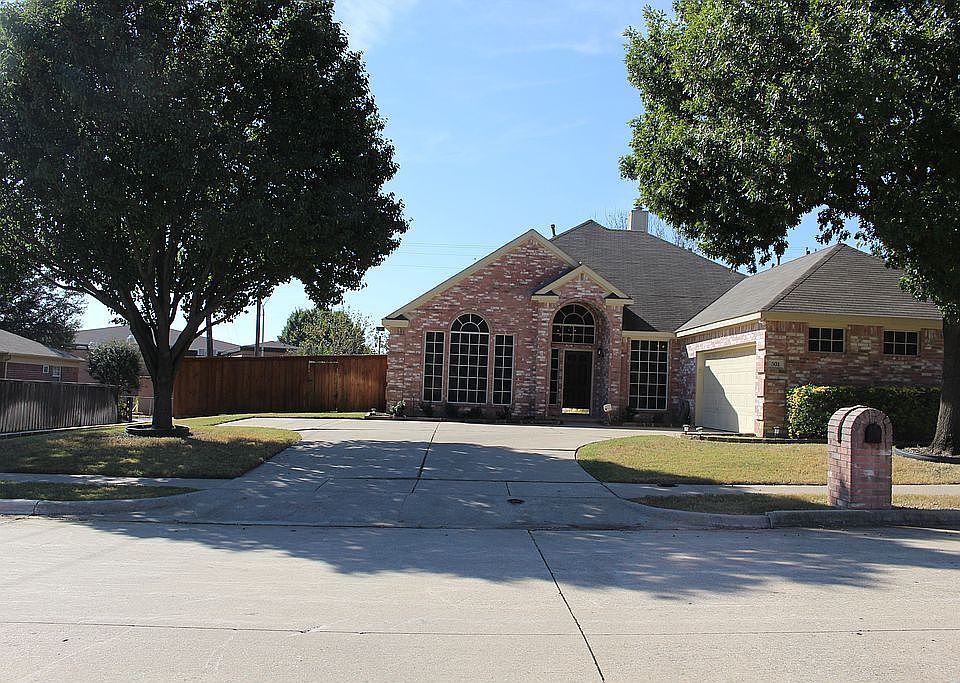 1st image of 501 Saddleback Ln