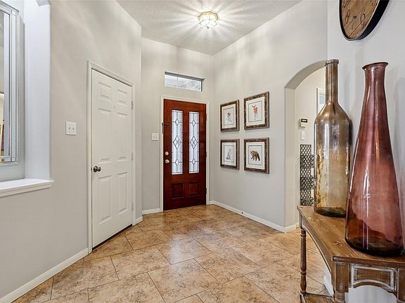 3rd image of 183 N Millport Cir