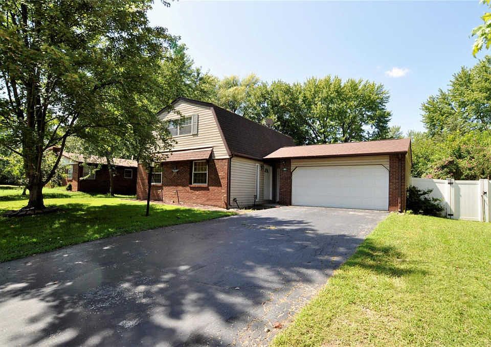 1st image of 301 Saint John Dr