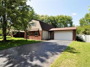 301 Saint John Dr, Belleville, IL