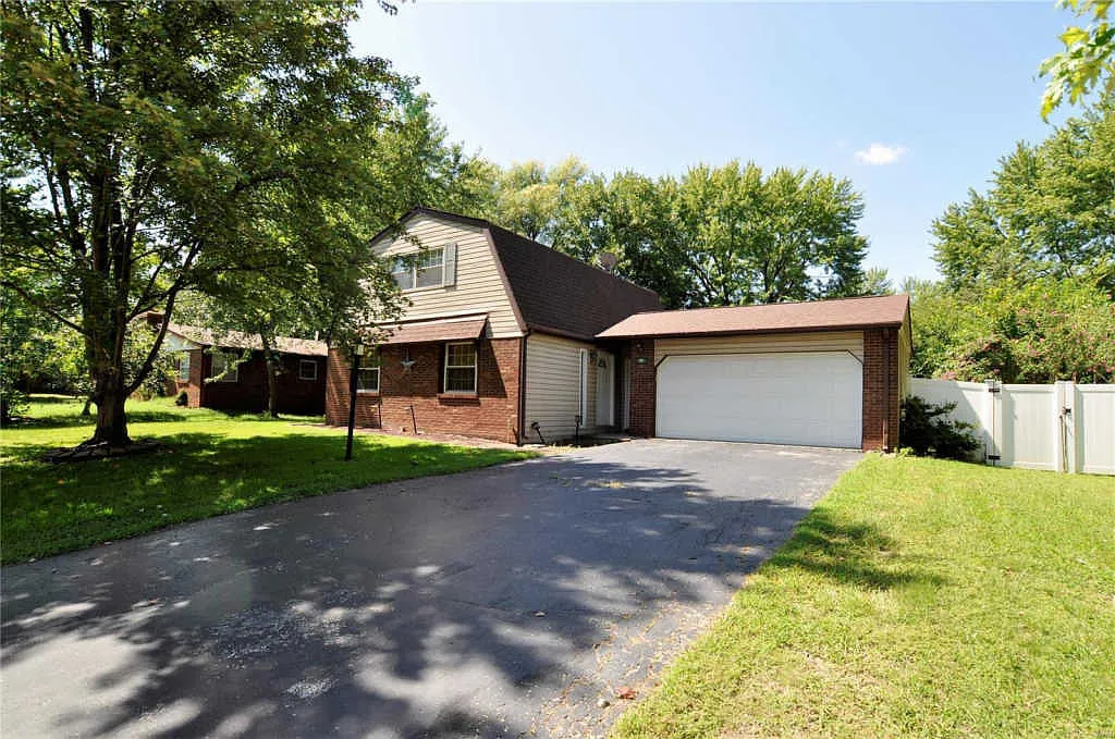 301 Saint John Dr photo 1