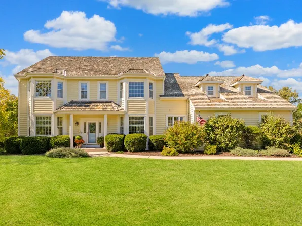 11425 North Carriage COURT, Mequon, WI 53092